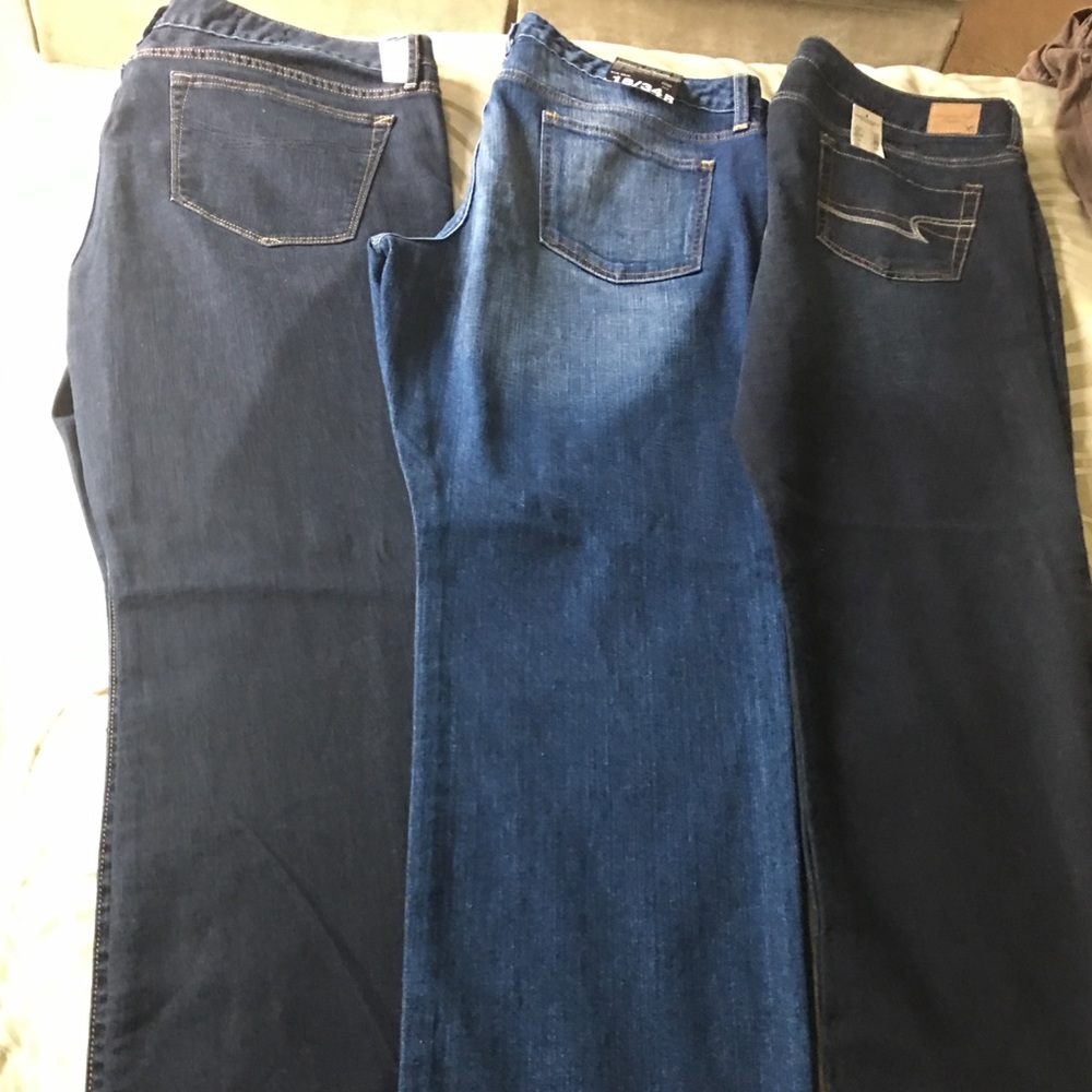 American Eagle (1) and Gap Jeans (2) women’s